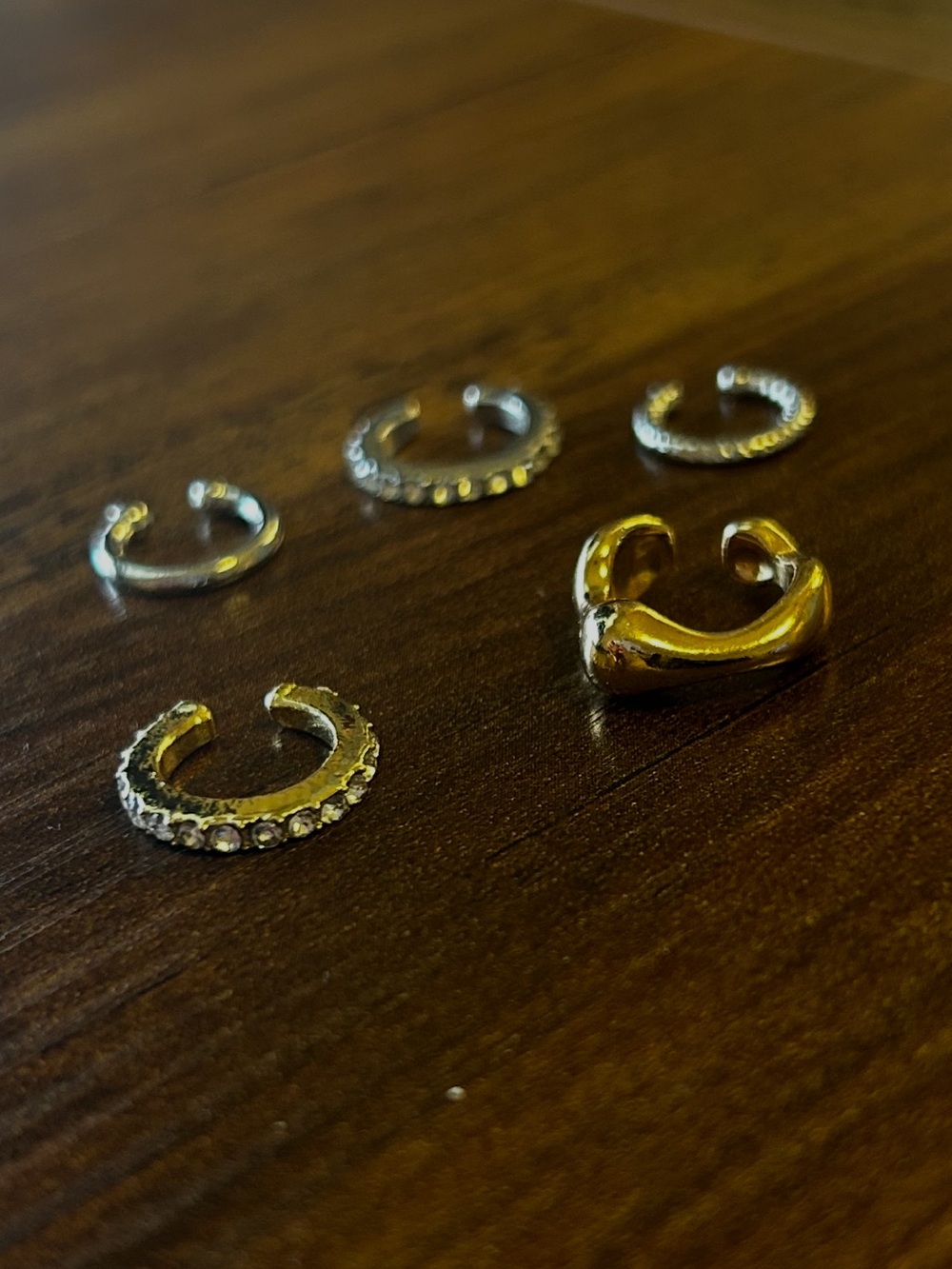 Source Unknown Gold and Silver Mixed Metal Ear Cuffs Set